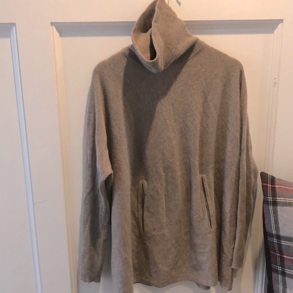 Garnet Hill Sweaters - Garnet Hill Oversized Turtleneck Sweater, XS Runs LG, Camel Color (NOT on model)